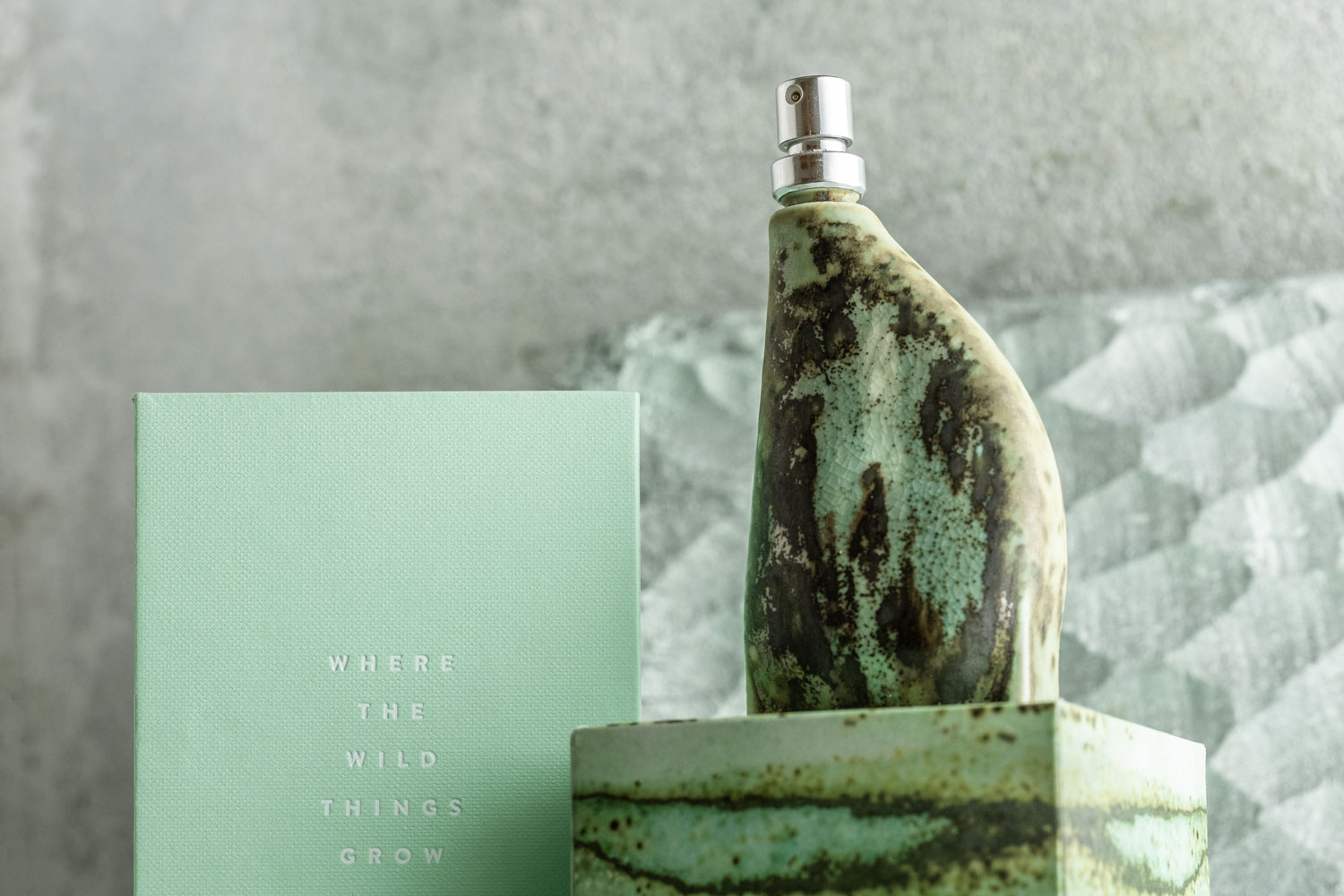 Progress Packaging Perfume Box Beauty Bottle Luxury Bespoke Retail Custom Made Shoulder Boxes Secure Cosmetics Skin Care Production Manufacture Creative 2