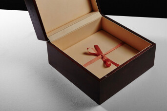 Progress Packaging Nuun Jewelery Wood Etched Luxury Retail Boxes Wood Magnetic Closure Varnish